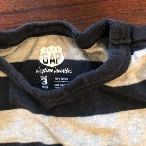 Old navy tee